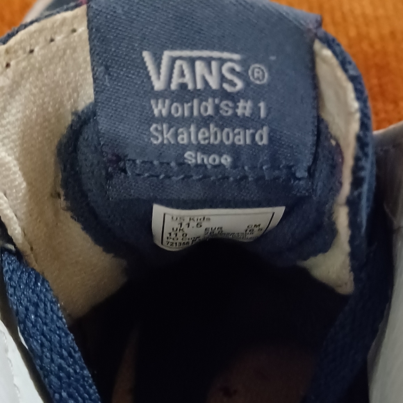 Vans Shark High Tops • Kids 11.5 • Back To School - Picture 8 of 9